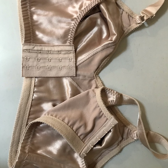 Bali Bra NWOT 42 DD Beige Underwire Free - Picture 6 of 9